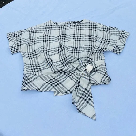 ZARA**Gorgeous Black & White Top**Small - Picture 1 of 2